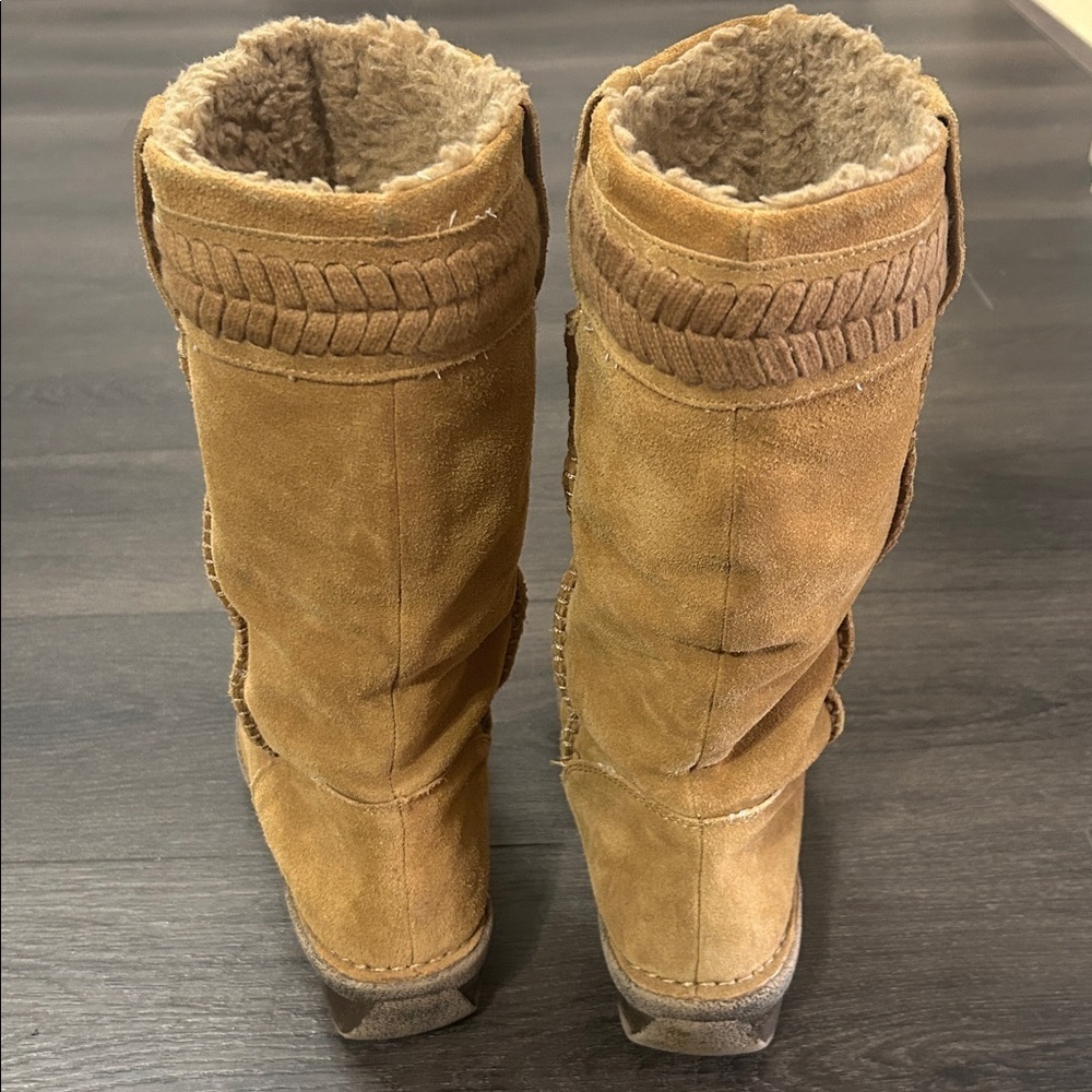 Bjorndal Tan Suede Women's Boots with Sherpa lining and braid trim - Picture 3 of 6